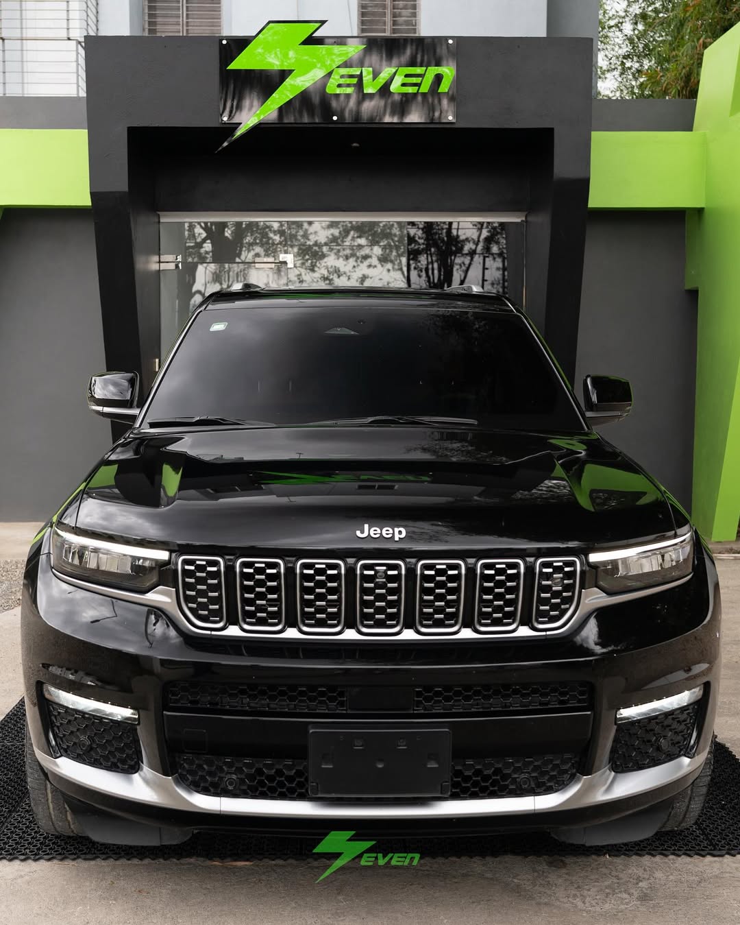 Jeep Grand Cherokee Summit 2023