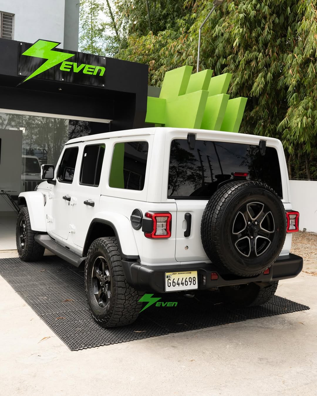 Jeep Wrangler Sahara 2020