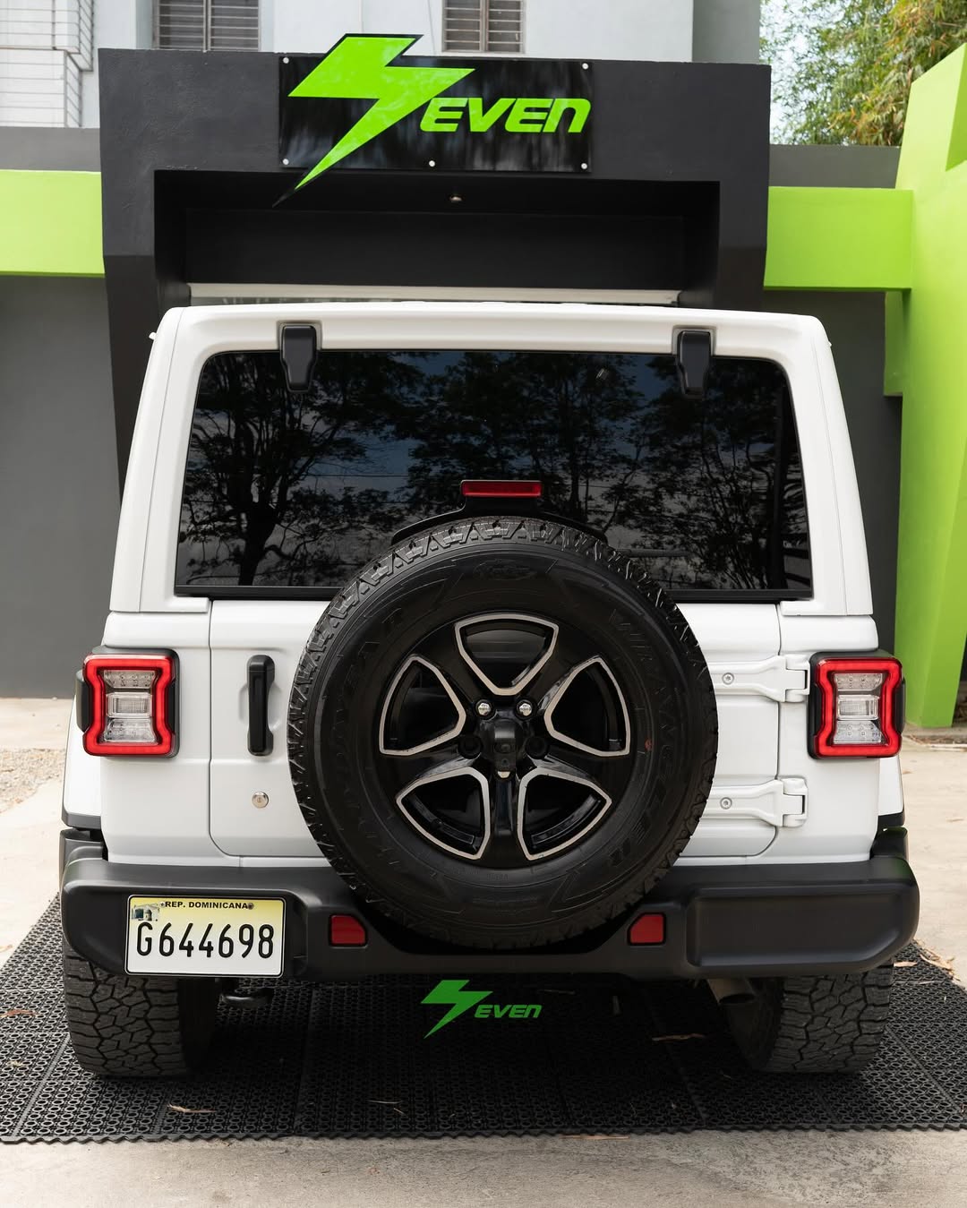 Jeep Wrangler Sahara 2020